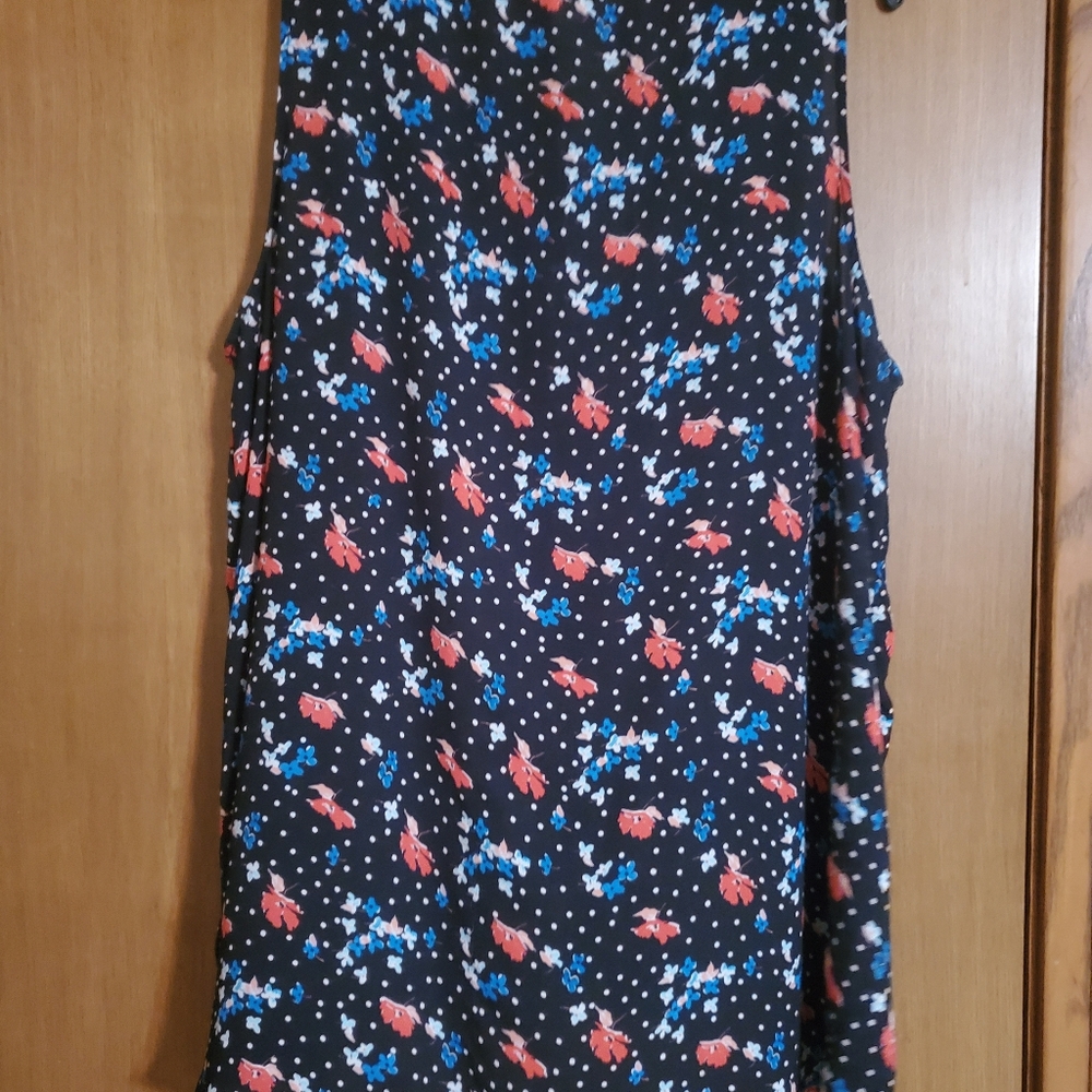 Black floral sheer torrid tank - Picture 3 of 5
